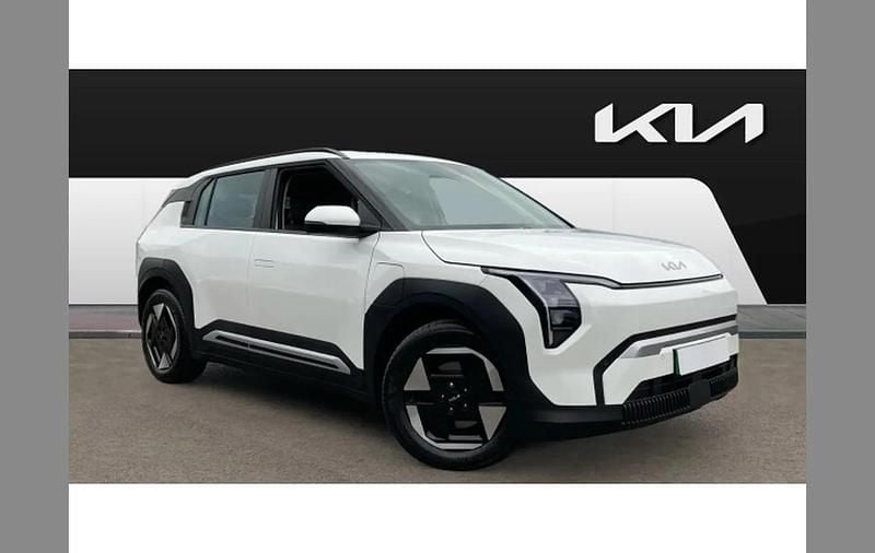 White New 2025 Kia EV3 Air SUV | £29,884 (Good price) - Image 1/4
