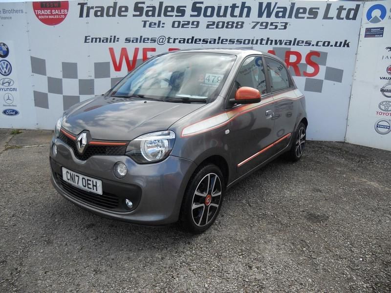 Used Renault Twingo Dynamique 70 HP (51 kW) 2017 Grey Hatchback