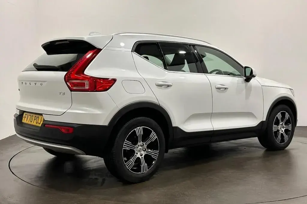 Used Volvo XC40 Inscription 163 HP (119 kW) 2020 White SUV