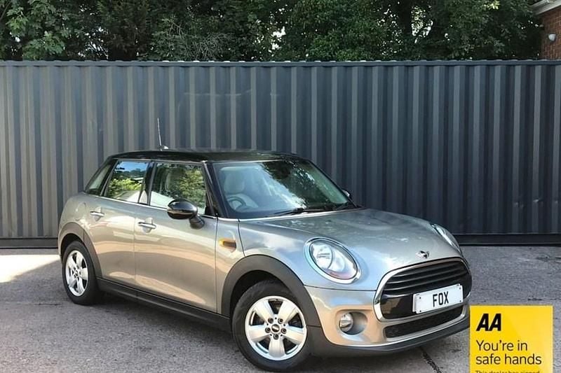 Silver Used 2017 Mini Cooper Hatch Hatchback | £8,764 (Good price) - Image 1/1