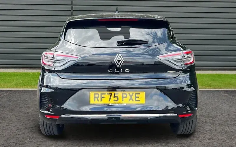 Used Renault Clio Techno 143 HP (105 kW) 2025 Black Hatchback