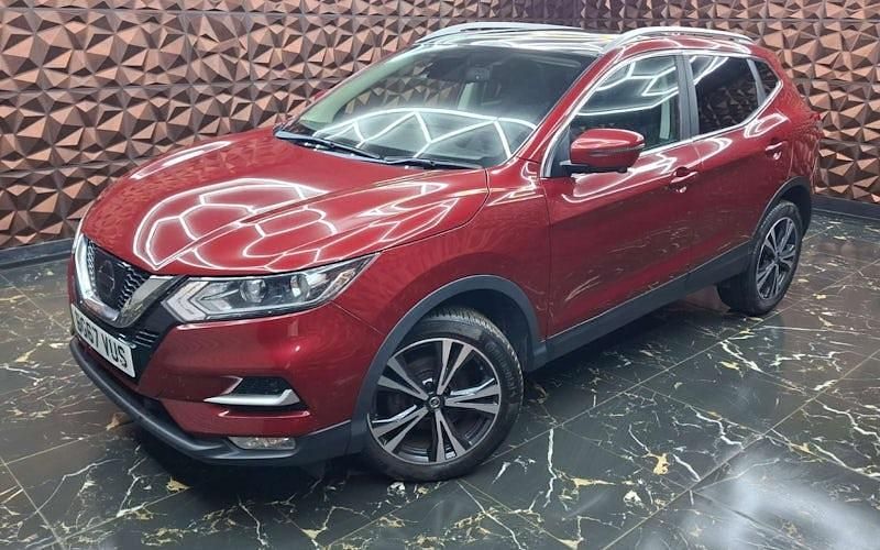 Used Nissan Qashqai N-Connecta 110 HP (80 kW) 2017 Red SUV