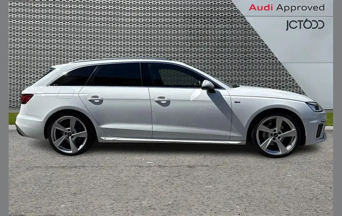 Used Audi A4 S-Line 200 HP (147 kW) 2024 White Estate