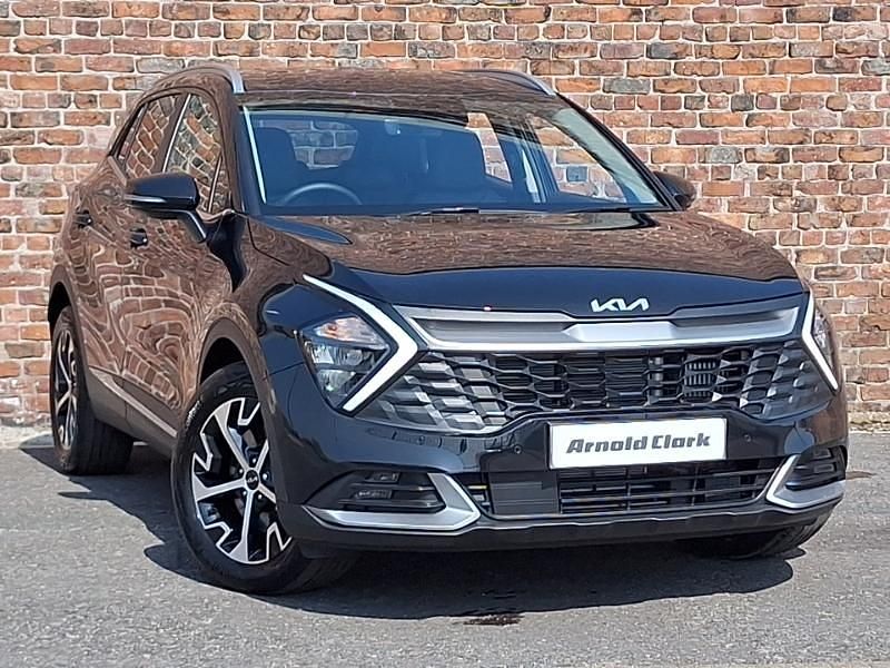Premium paint phantom black New 2025 Kia Sportage 2 SUV | £29,998 (Super price) - Image 1/4