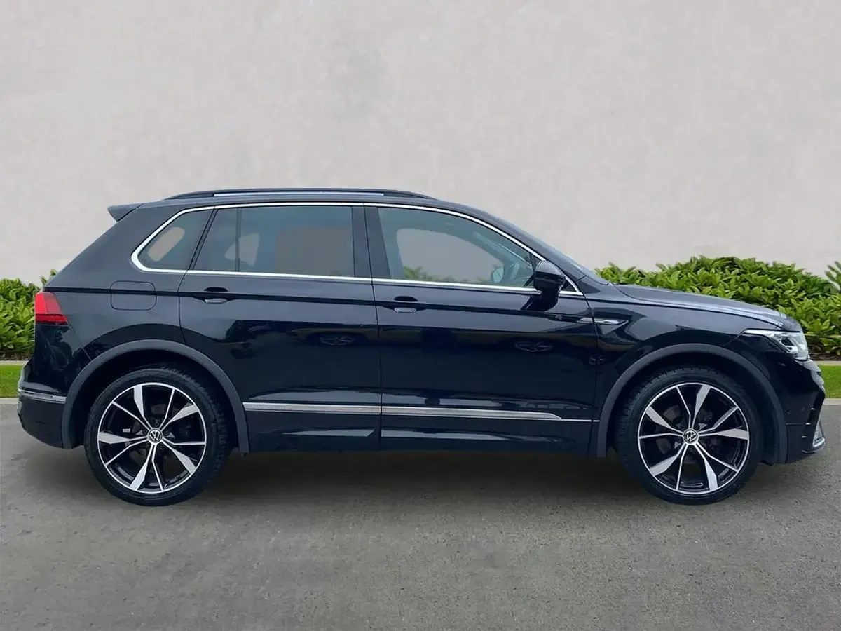 Used VW Tiguan R-line 150 HP (110 kW) 2023 Black SUV