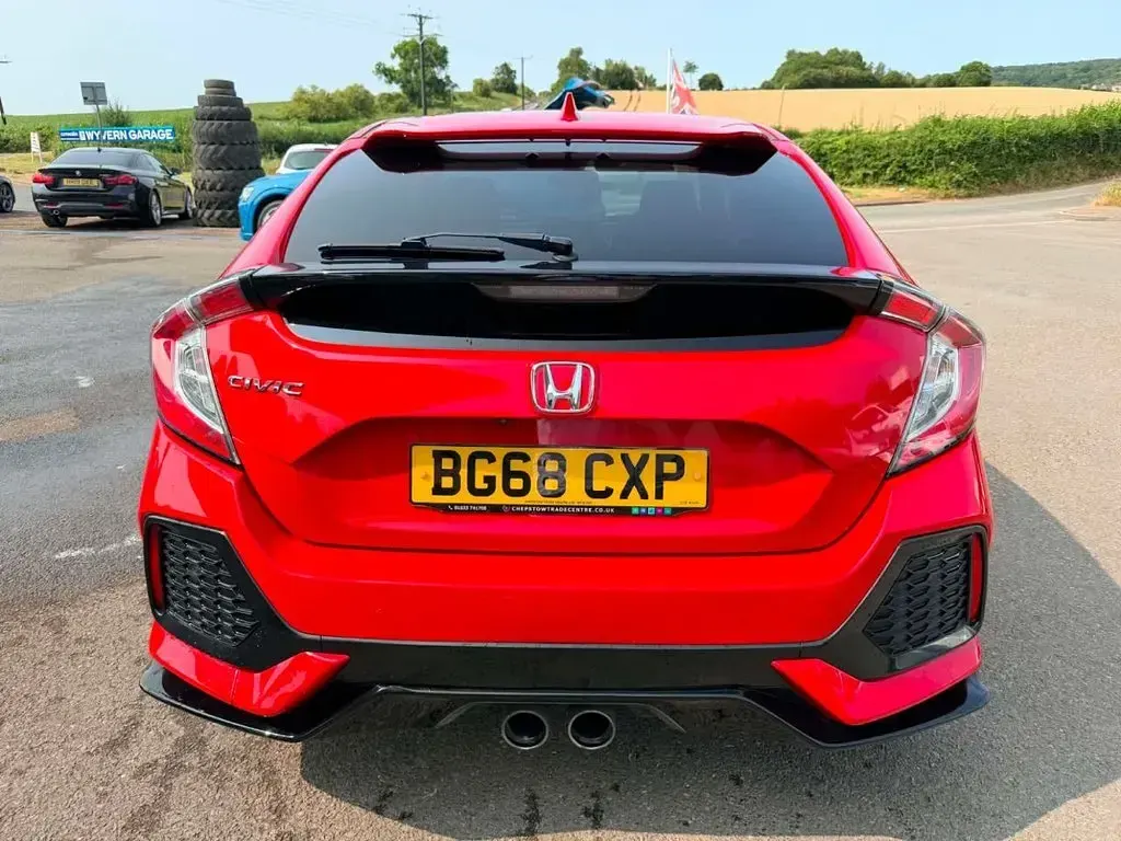 Used Honda Civic Sport 182 HP (133 kW) 2018 Red Hatchback