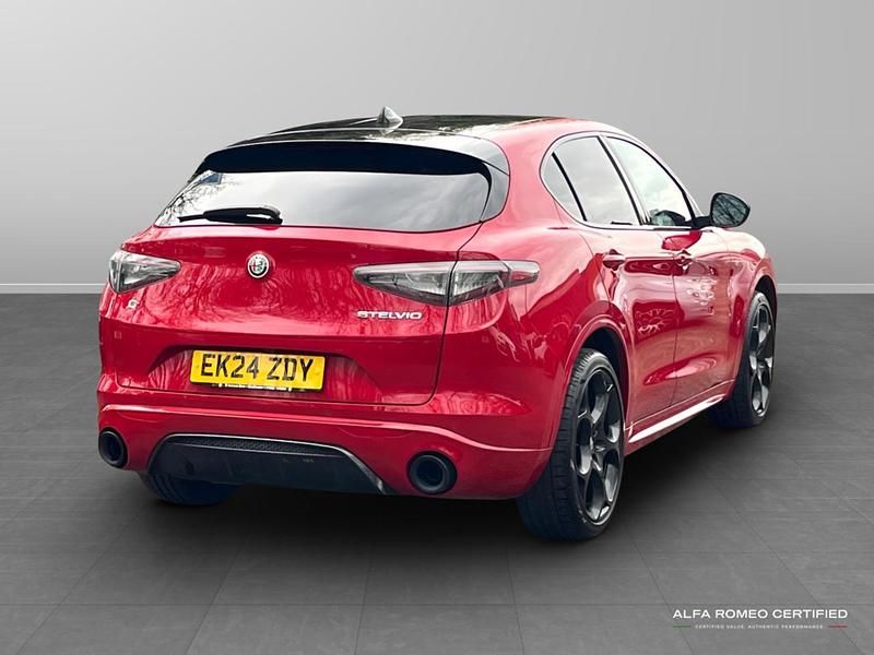 Used Alfa Romeo Stelvio 276 HP (202 kW) 2024 Red SUV