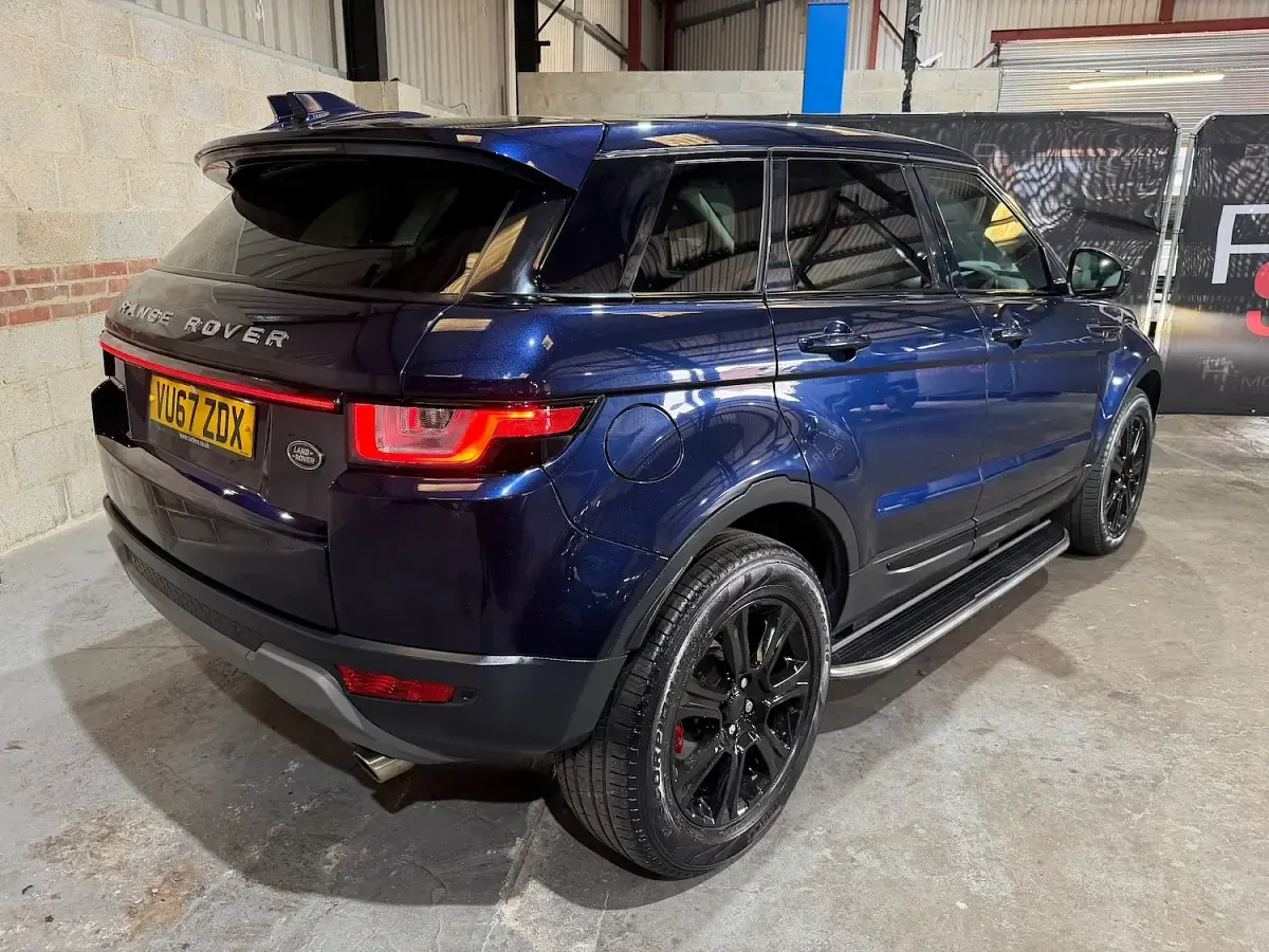 Used Land Rover Range Rover evoque SE 180 HP (132 kW) 2017 Blue SUV