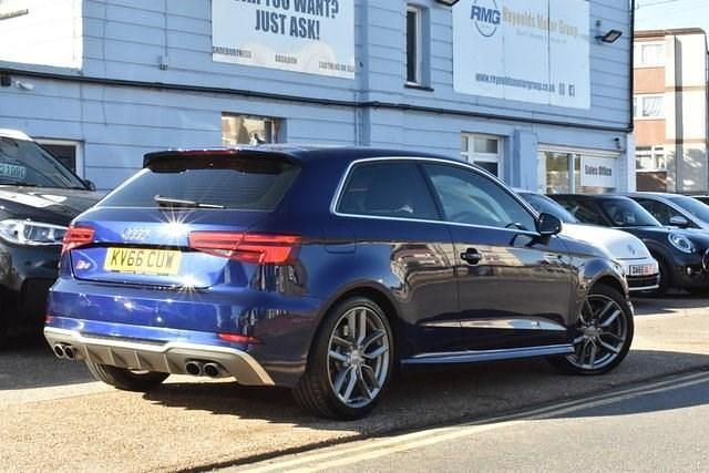 Used Audi S3 Sportback Design 310 HP (228 kW) 2016 Blue Hatchback