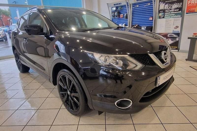 Black Used 2017 Nissan Qashqai Tekna SUV | £7,873 (Fair price) - Image 1/1