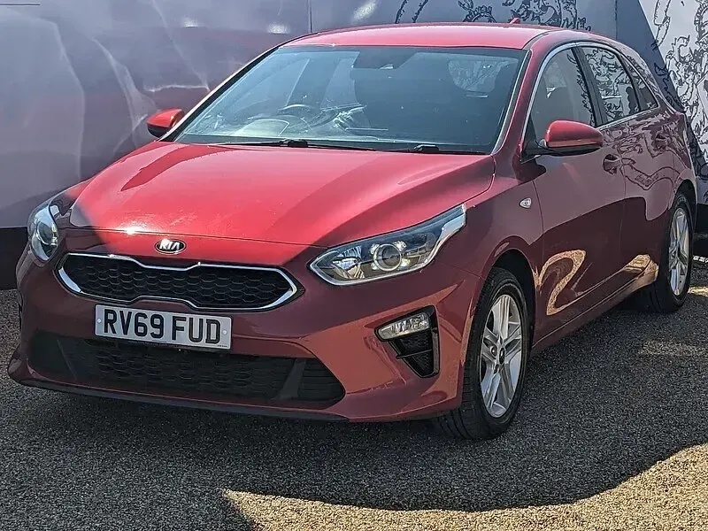 Used Kia Ceed 136 HP (100 kW) 2019 Red Hatchback