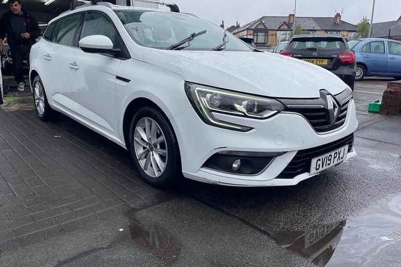 Used 2019 Renault Mégane IV Play Estate | £5,495 (Good price) - Image 1/1