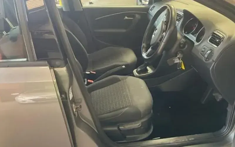 Used VW Polo SE 90 HP (66 kW) 2015 Grey Hatchback
