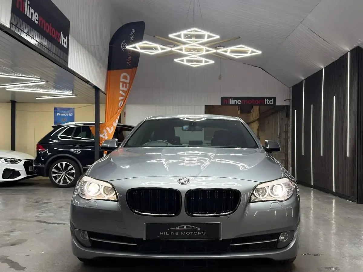 Usado BMW 528 Impressive 2011 Gris Berlina