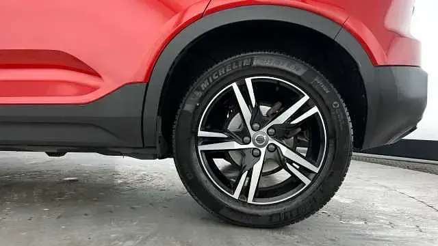 Used Volvo XC40 R-Design 161 HP (118 kW) 2022 Red SUV