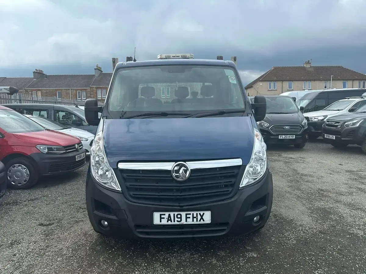 Used Vauxhall Movano S 130 HP (95 kW) 2019 Blue MPV