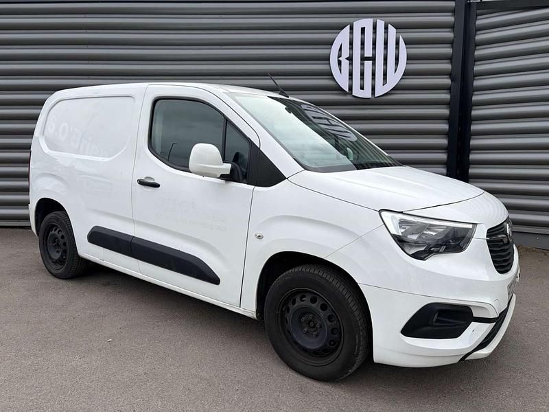 Used Vauxhall Combo Sportive 100 HP (73 kW) 2021 White MPV