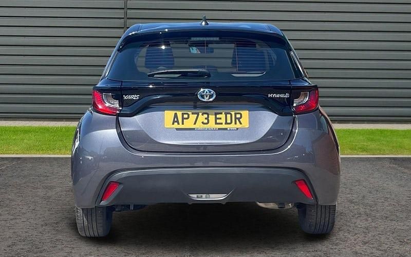 Second-hand Toyota Yaris Hybrid 116 CP (85 kW) 2026 Hatchback