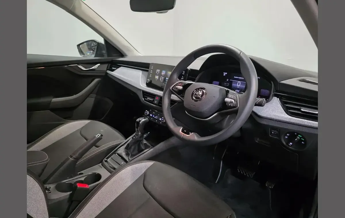 Gebraucht Skoda Scala SE 150 PS (110 kW) 2024 Grau Kleinwagen