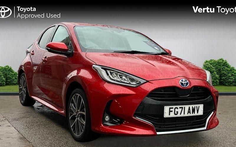Used 2025 Toyota Yaris Hybrid Hatchback | £18,022 (Good price) - Image 1/4