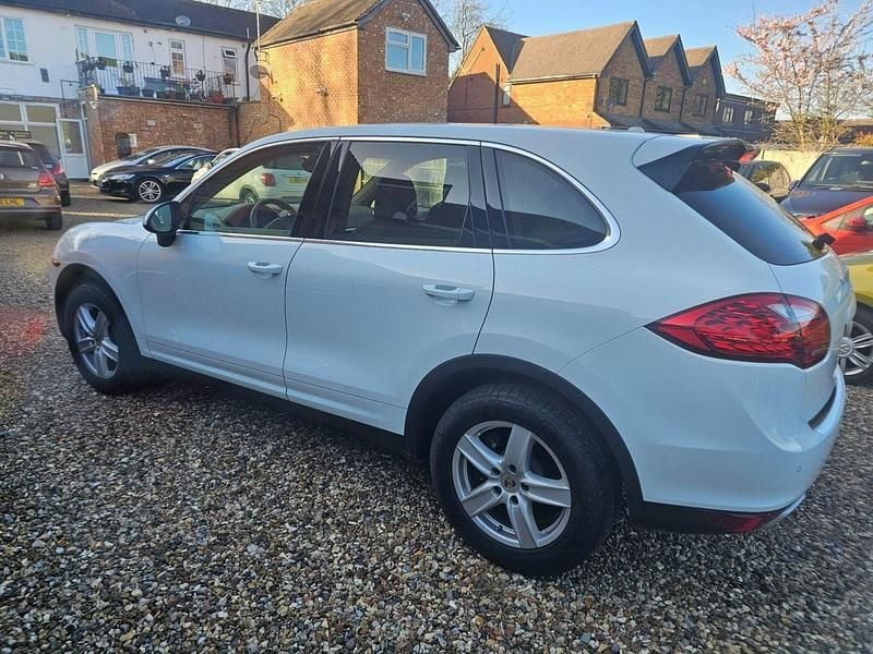 Used Porsche Cayenne 300 HP (220 kW) 2025 White SUV