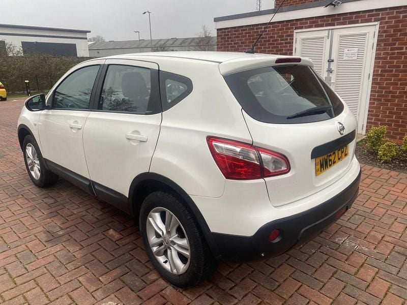 Used Nissan Qashqai Acenta 2013 White SUV
