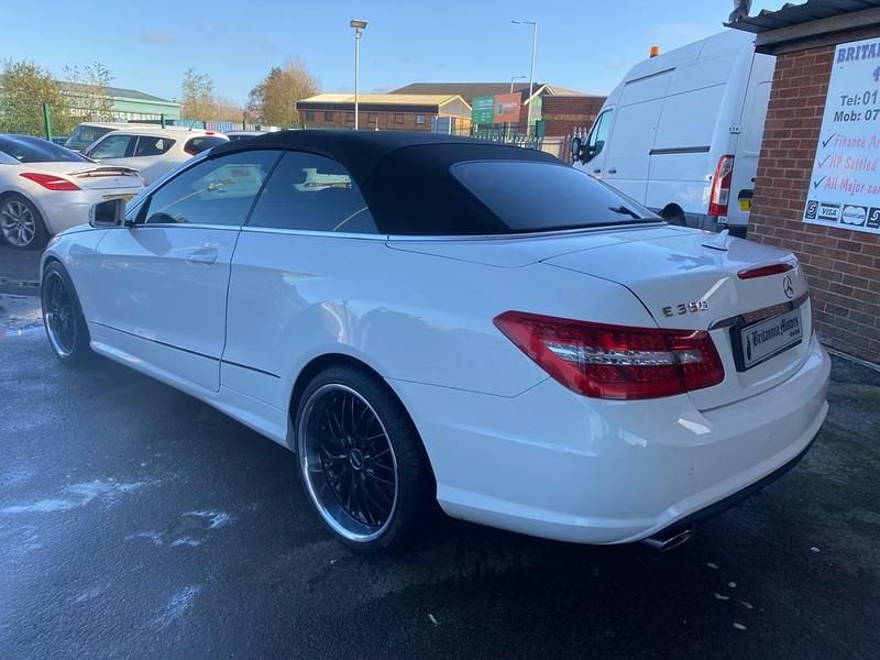 Usado Mercedes E350 265 HP (194 kW) 2012 Branco Cabrios