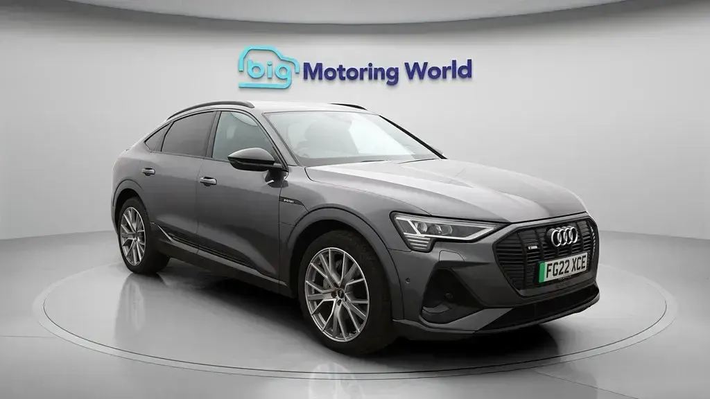 Begagnad Audi e-tron Black Edition 11 kW (15 HK) 2022 SUV