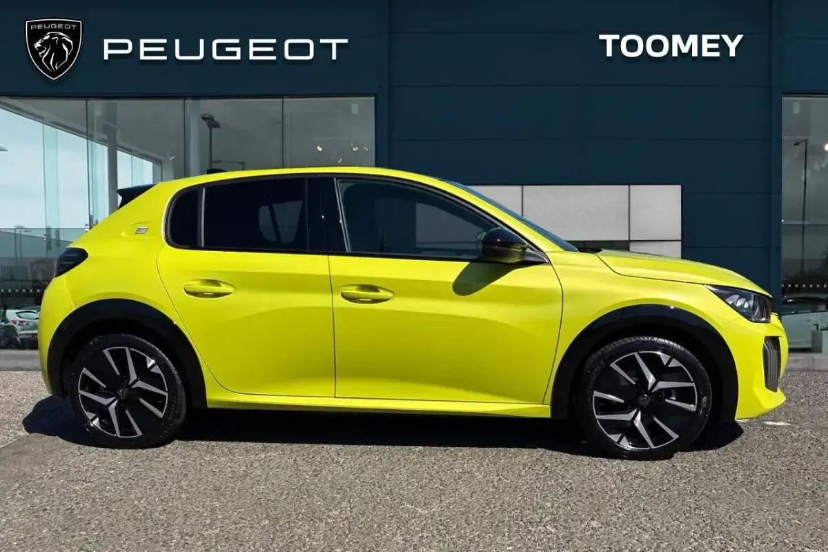 New Peugeot e-208 GT 113 kW (154 HP) 2026 Yellow Hatchback