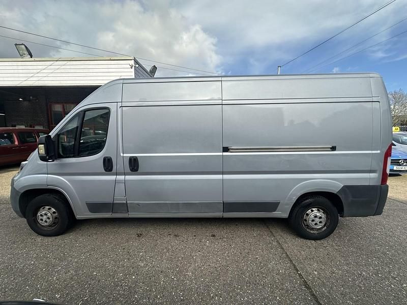 Used Citroën Relay 130 HP (95 kW) 2014 Silver Van