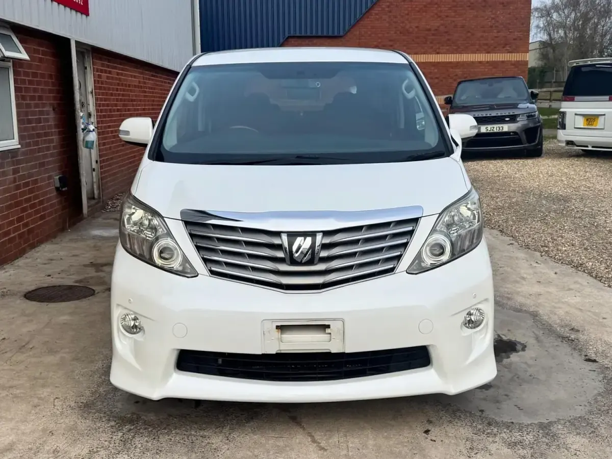 Usado Toyota Alphard 2008 Branco Monovolume