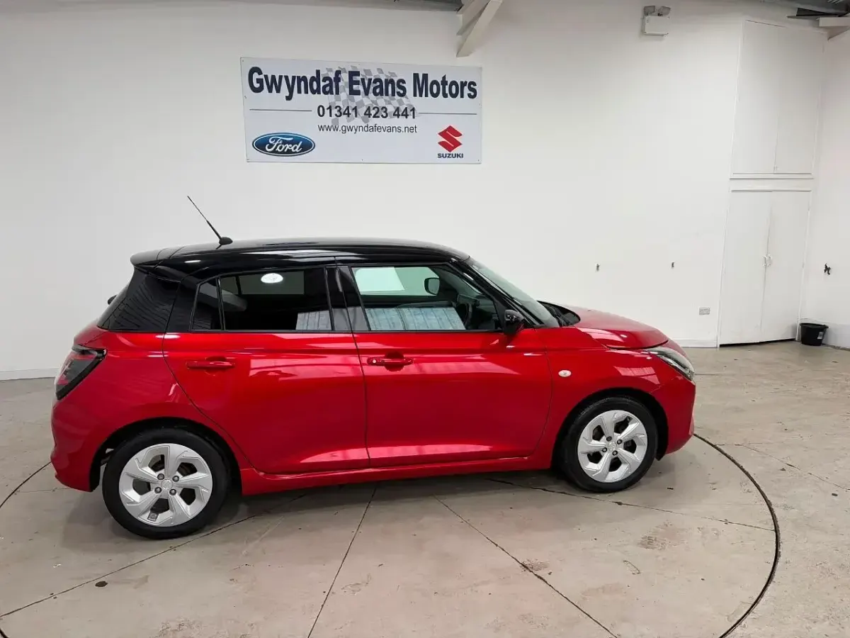 Used Suzuki Swift 82 HP (60 kW) 2025 Red Hatchback