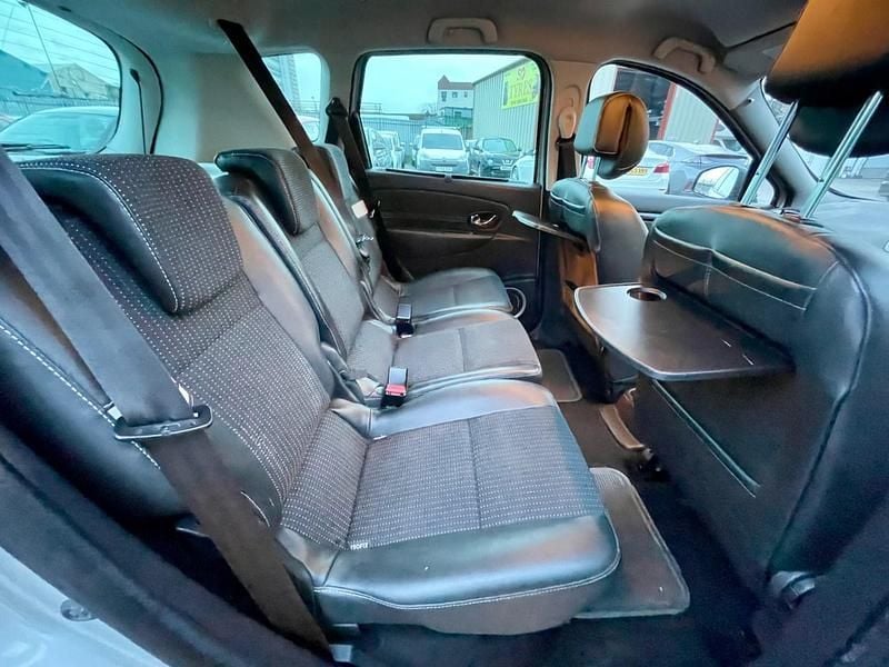 Used Renault Scénic III Dynamique 110 HP (80 kW) 2011 Silver MPV