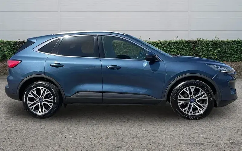 Used Ford Kuga Titanium 120 HP (88 kW) 2020 Blue SUV