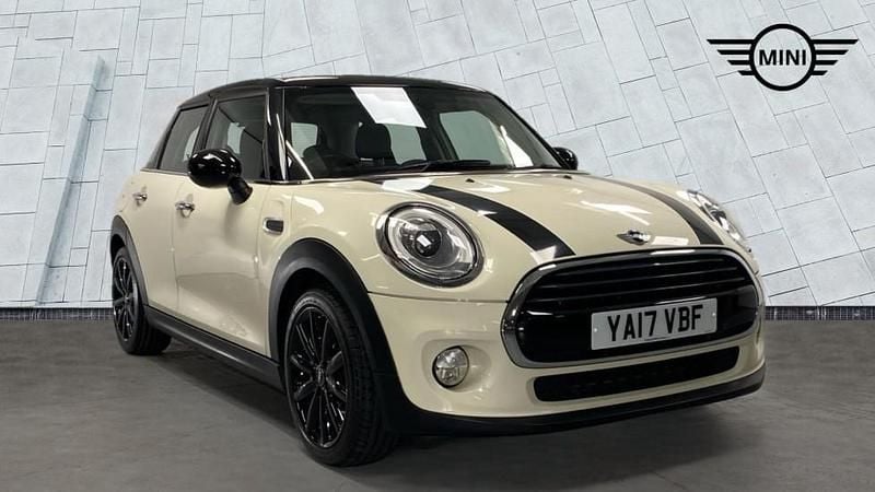 White Used 2017 Mini Cooper Hatch Hatchback | £11,750 (Good price) - Image 1/4