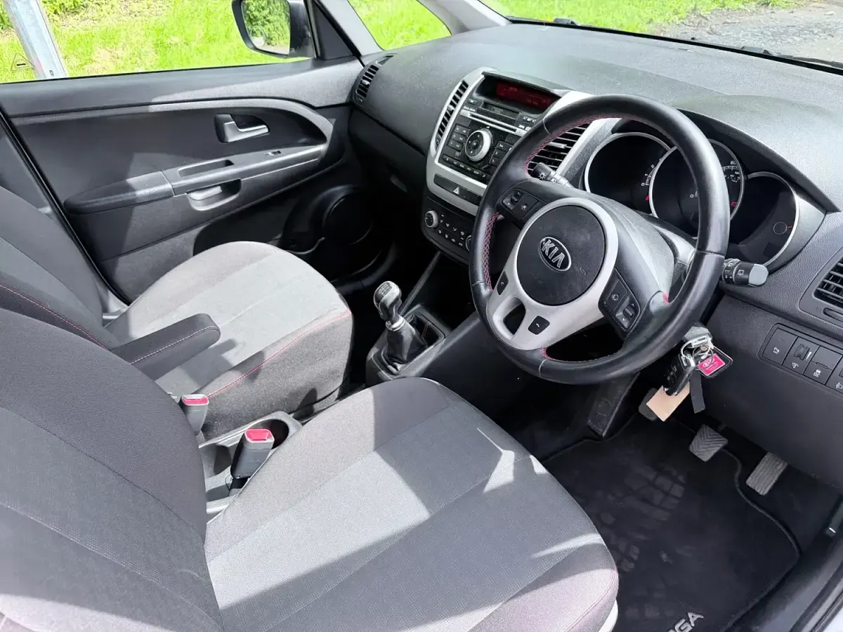 Used Kia Venga 2015 Silver Hatchback