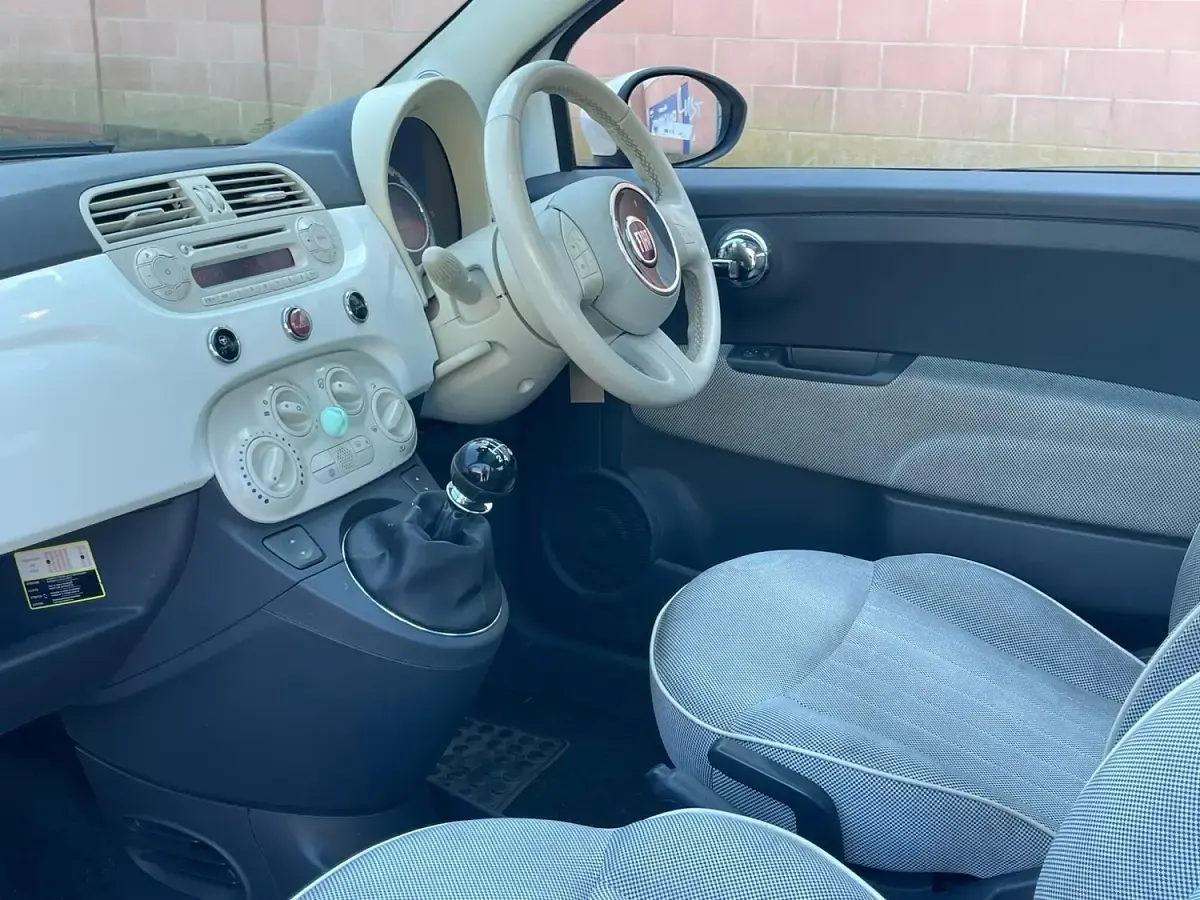 Used Fiat 500 Lounge 69 HP (50 kW) 2011 White Hatchback