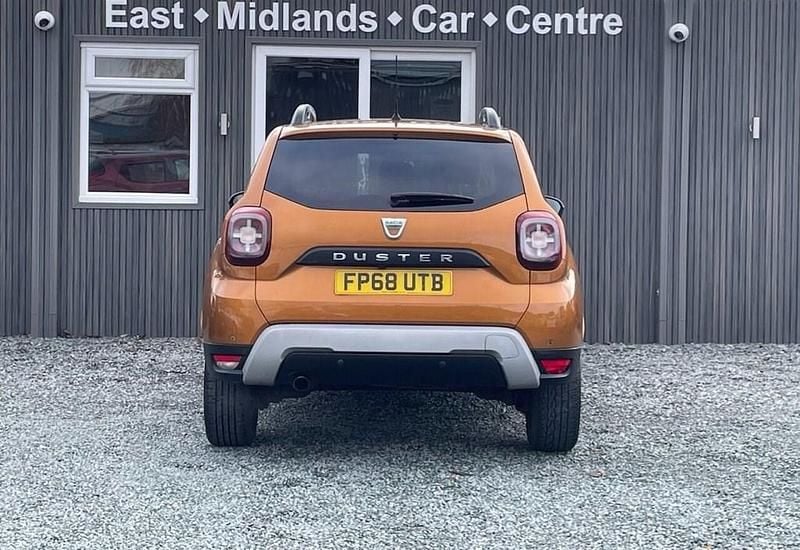 Used Dacia Duster Comfort 115 HP (84 kW) 2018 Orange Hatchback