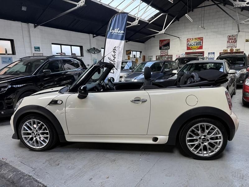 Used Mini Cooper D Cabriolet 112 HP (82 kW) 2014 White Cabriolet
