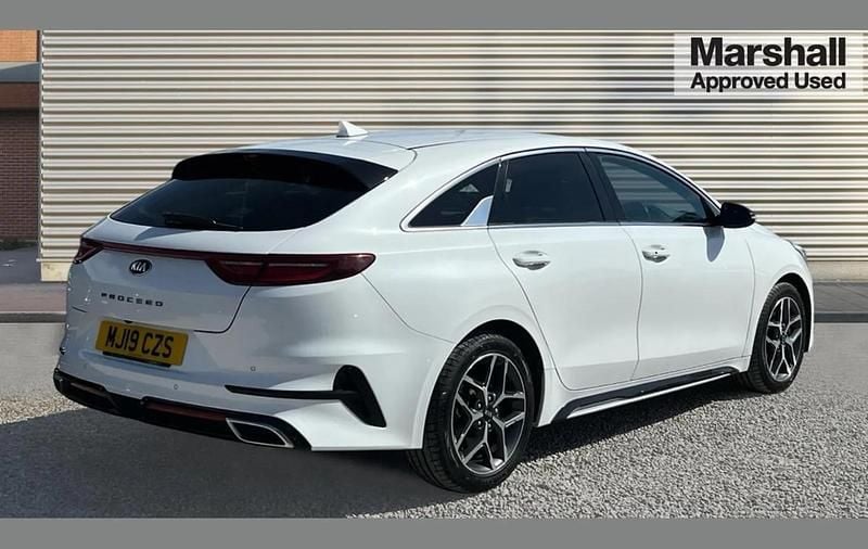 Used Kia ProCeed GT-Line 136 HP (100 kW) 2019 White Estate