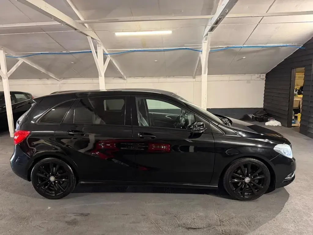 Used Mercedes B200 136 HP (100 kW) 2014 Black Hatchback