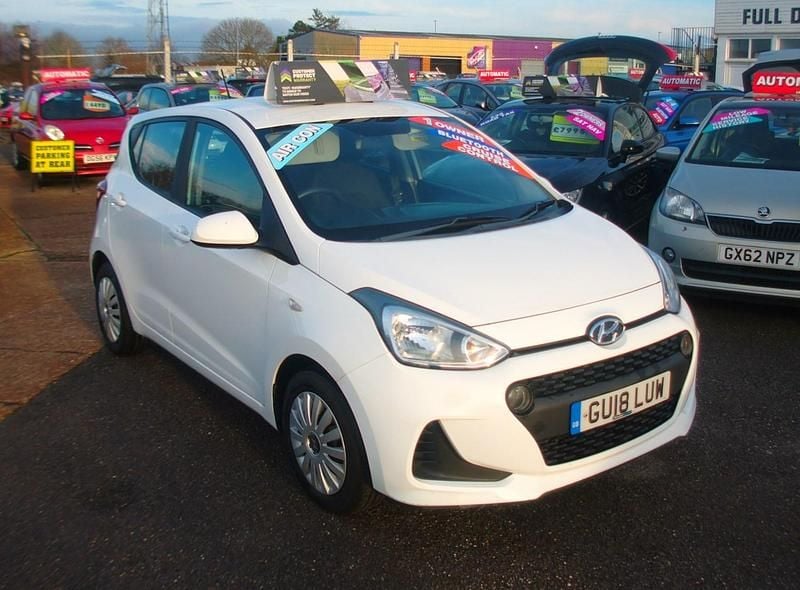 Used Hyundai i10 SE 66 HP (48 kW) 2018 White Hatchback