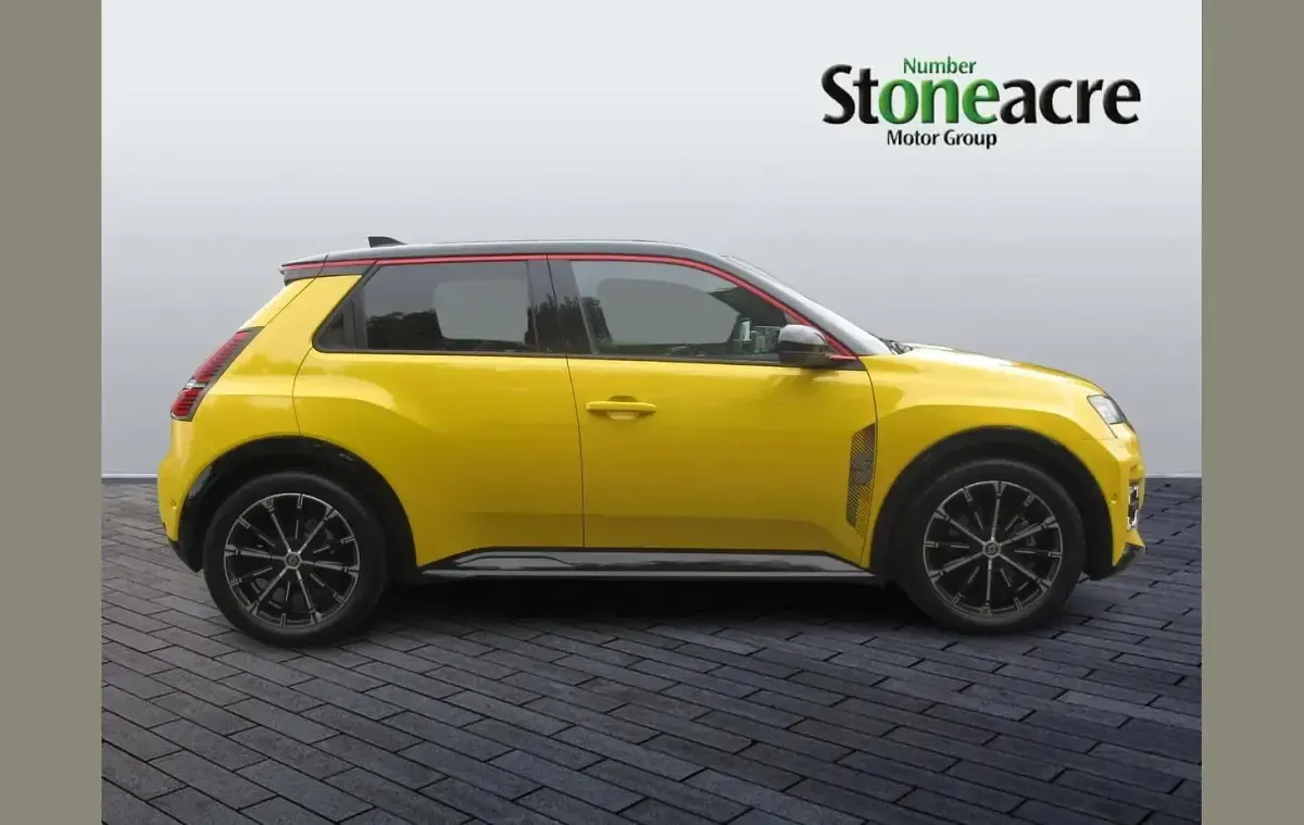 Used Renault R5 Iconic 110 kW (150 HP) 2025 Other Hatchback