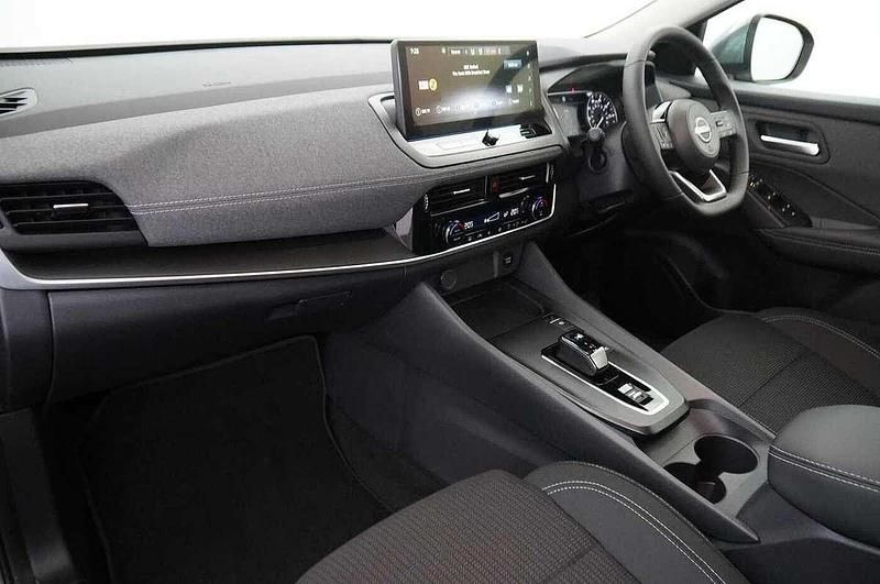 New Nissan Qashqai Acenta Premium 188 HP (138 kW) 2025 Grey SUV