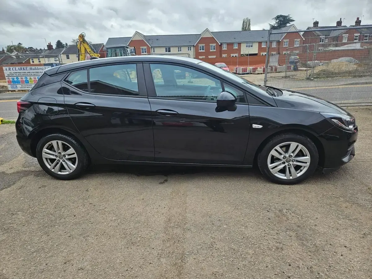 Used Vauxhall Astra Business Edition 105 HP (77 kW) 2021 Black Hatchback