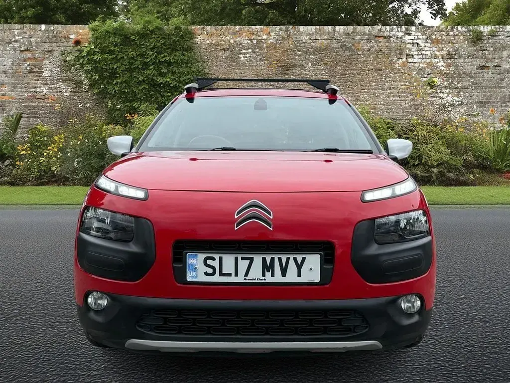 Used Citroën C4 Cactus Rip Curl 110 HP (80 kW) 2017 Red Hatchback