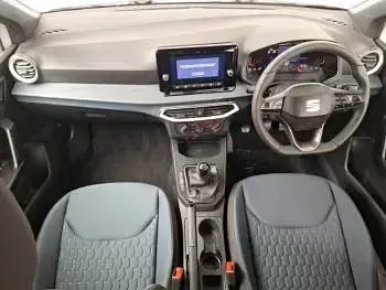 New Seat Arona SE 95 HP (69 kW) 2026 Metallic  glacial white with black roof SUV