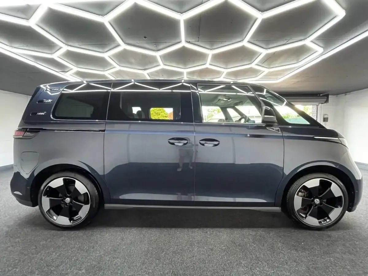 Used VW ID. Buzz Pro 150 kW (204 HP) 2023 Blue MPV