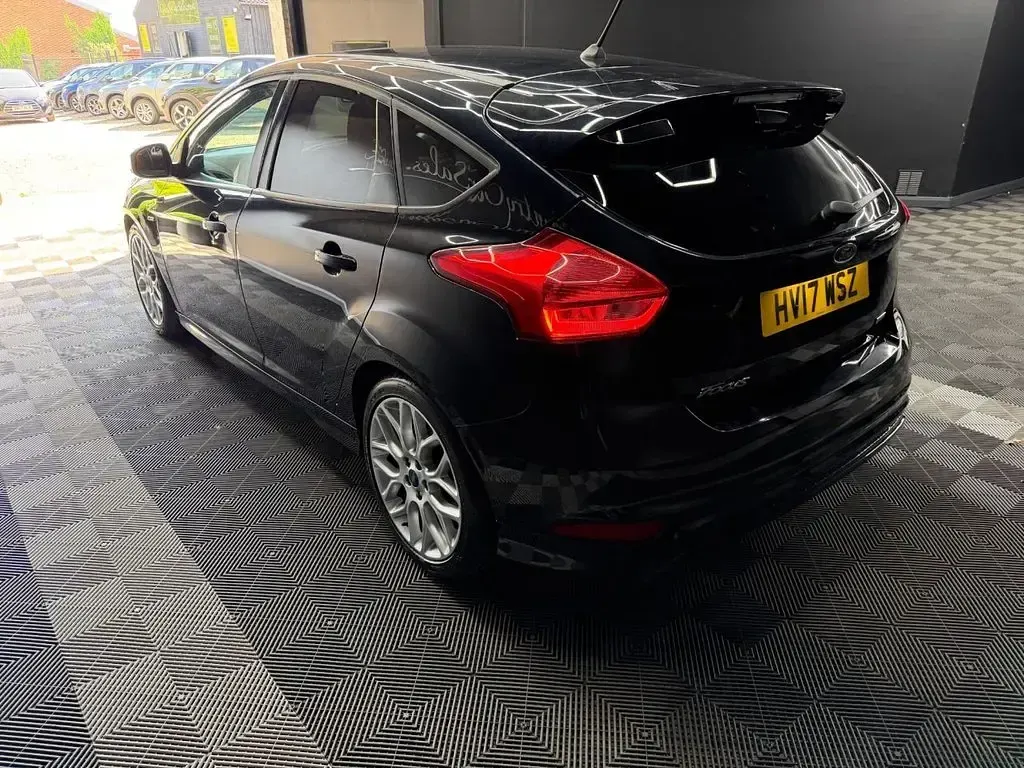 Used Ford Focus ST-Line 125 HP (91 kW) 2017 Black Hatchback