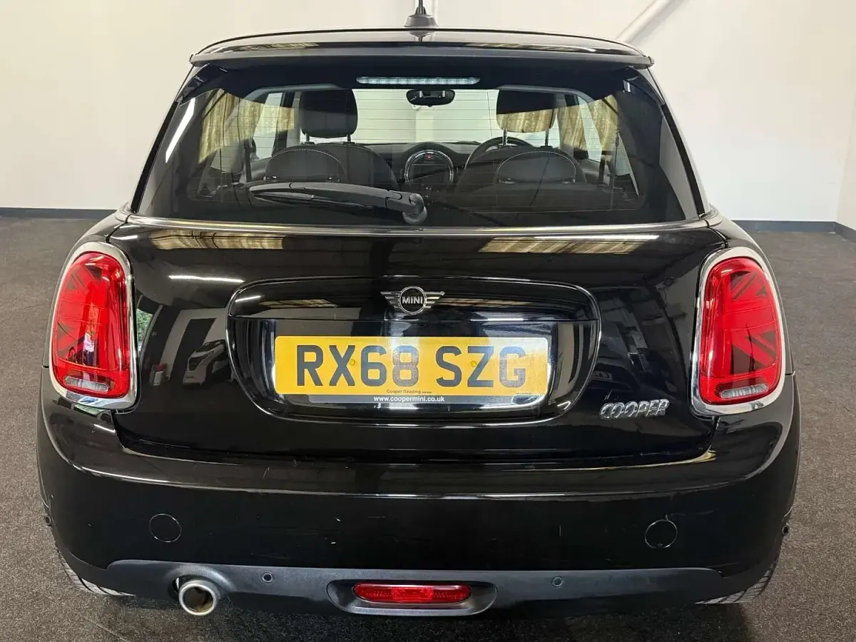 Used Mini Cooper Hatch 136 HP (100 kW) 2018 Black Hatchback